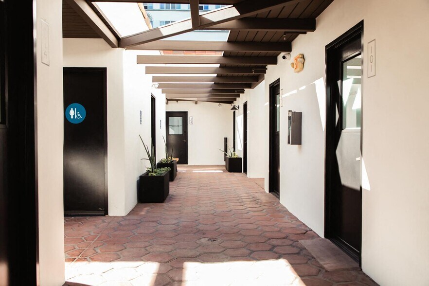 More Photos Of 300 E Santa Clara St, Ventura Medical For Lease