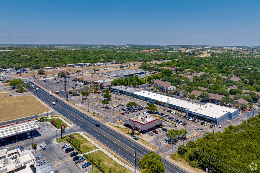 More Photos Of 900 E Braker Ln, Austin Storefront For Lease