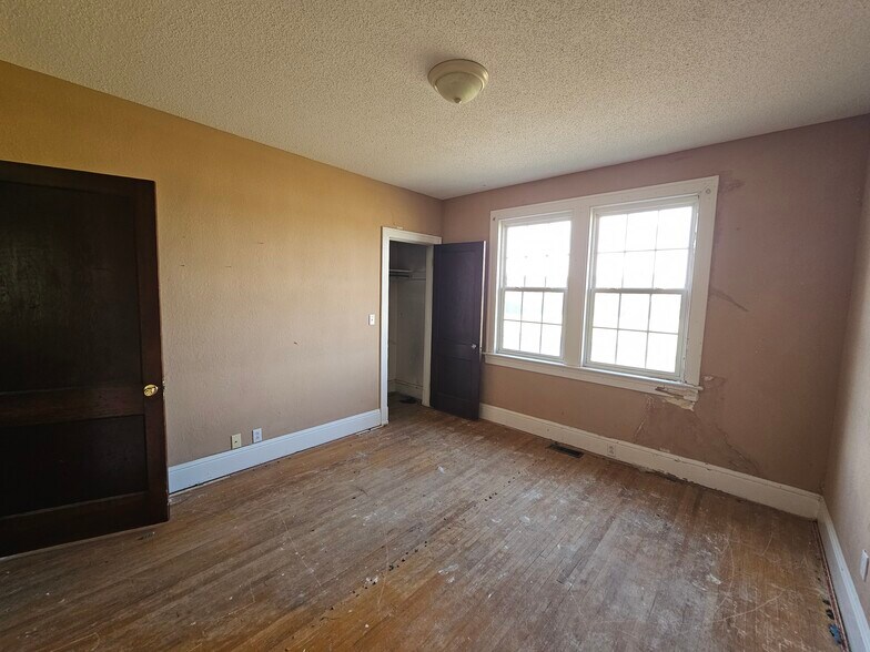 More Photos Of 1695 Mack Smith Rd, Rossville Showroom For Sale