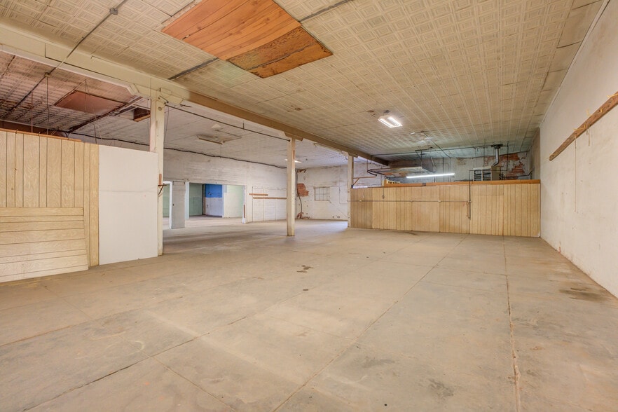 More Photos Of 1301 Buddy Holly Ave, Lubbock Warehouse For Lease