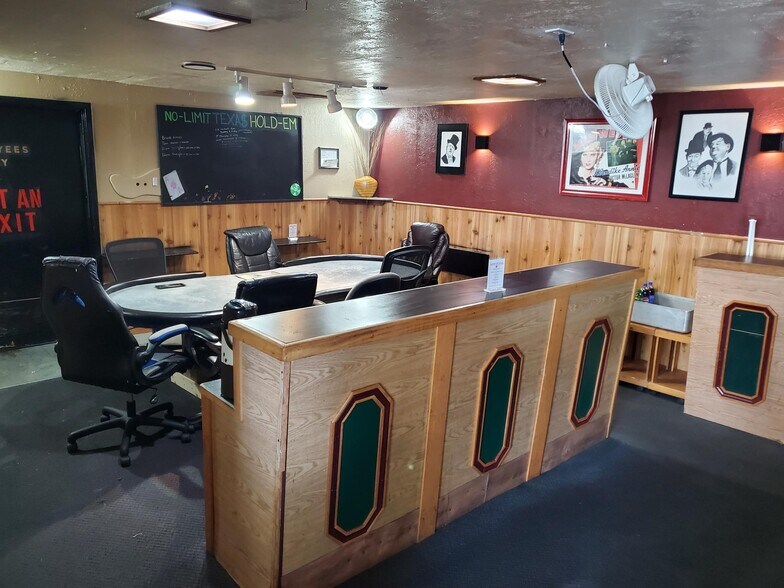 More Photos Of 295 S Broadway, Coos Bay Restaurant For Sale