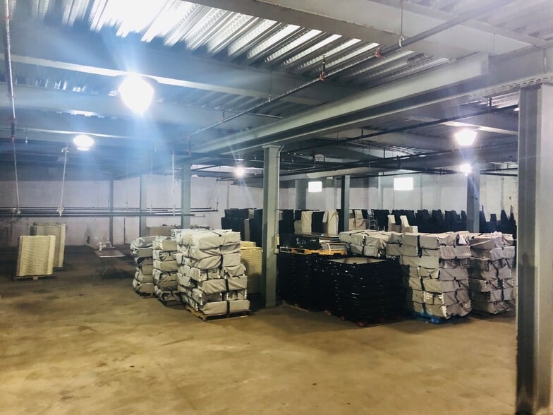 More Photos Of 100 Carney St, Glen Cove Manufacturing For Sale