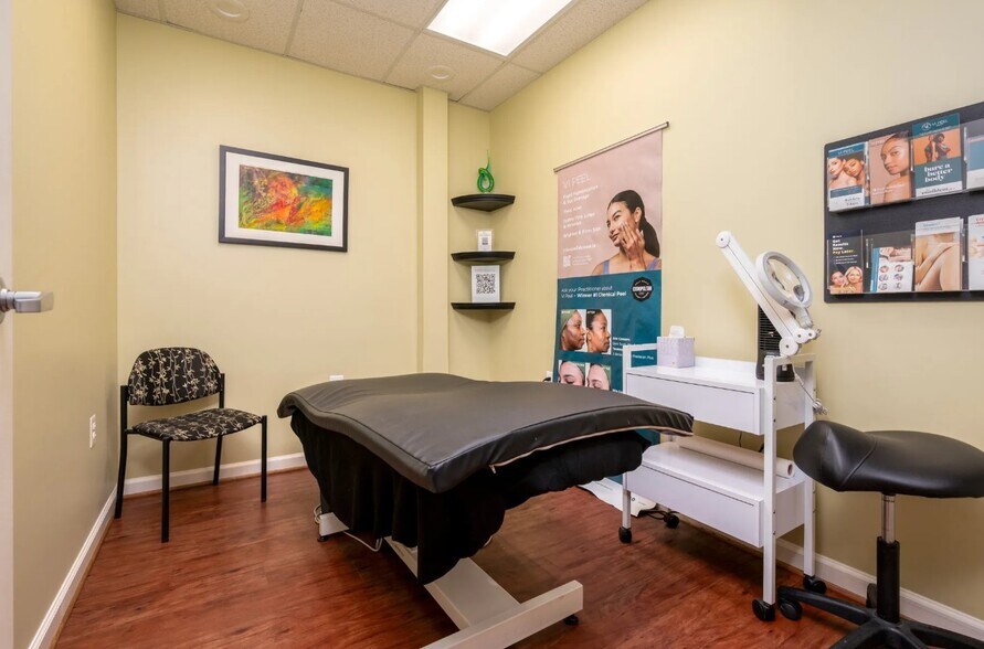 More Photos Of 20 Crossroads Dr, Owings Mills Medical For Sale