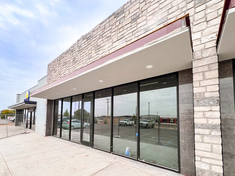 More Photos Of 900 E Florida Ave, Midland Storefront For Lease