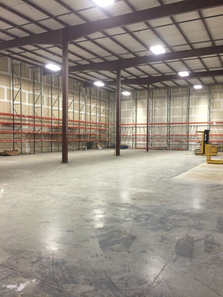 More Photos Of 5600 N 58th Ct, Lincoln Warehouse For Lease