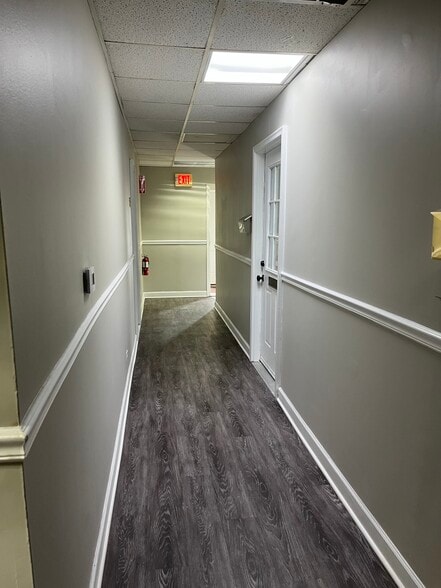 More Photos Of 3605 Woodhead Dr, Northbrook Office For Sale