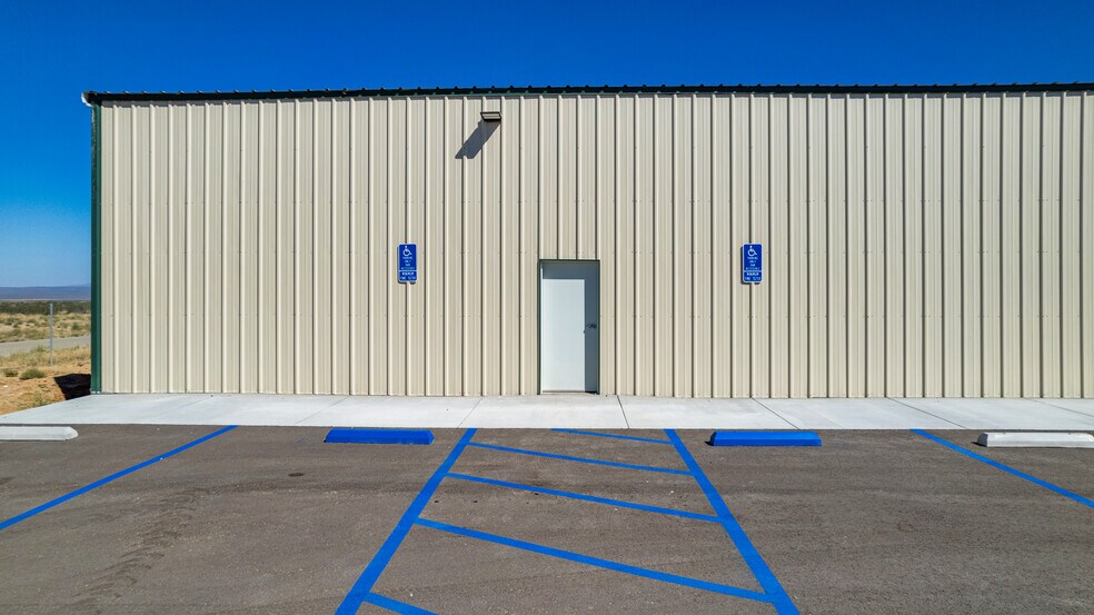 More Photos Of 5500 Lindbergh Blvd, California City Warehouse For Sale