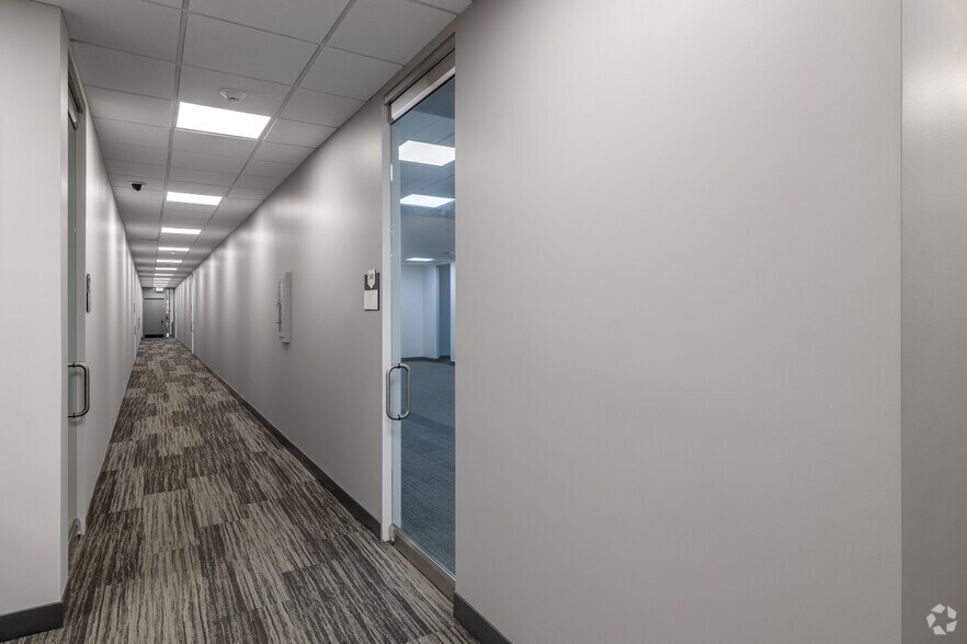 More Photos Of 4318 Woodcock Dr, San Antonio Office For Sale