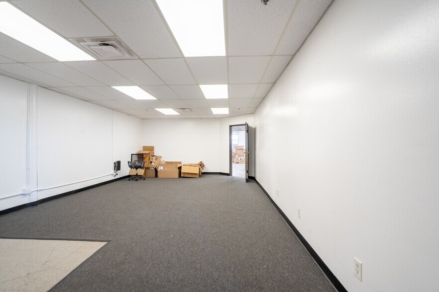 More Photos Of 775 Anita St, Chula Vista Distribution For Lease