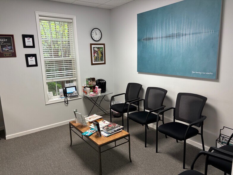 More Photos Of 10 Plantation Park Dr, Bluffton Office For Sale