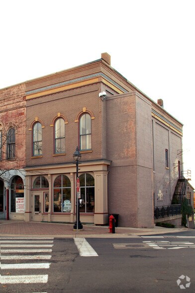 More Photos Of 145 Riley St, Dundee Storefront Retail Office For Sale