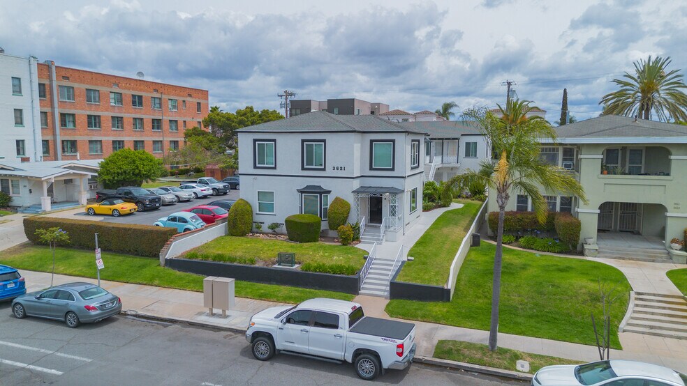Primary Photo Of 3621 Park Blvd, San Diego Apartments For Sale