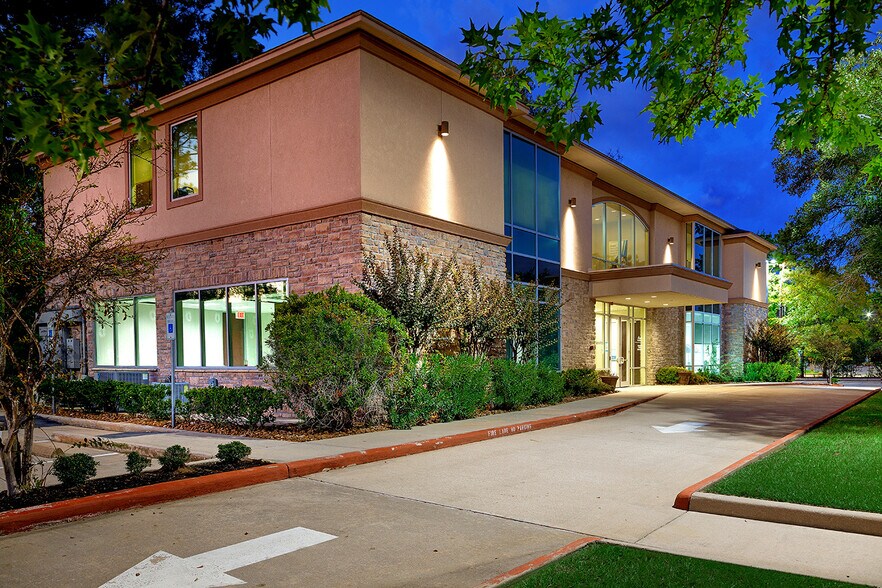 More Photos Of 114 Vision Park Blvd, Shenandoah Office For Sale