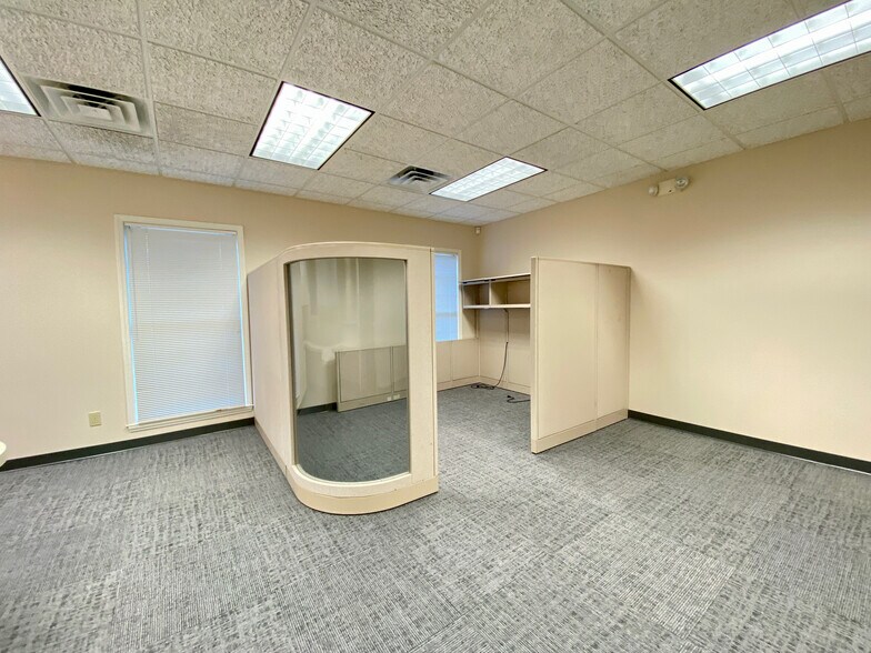 More Photos Of 1107 Statesville Blvd, Salisbury Medical For Lease