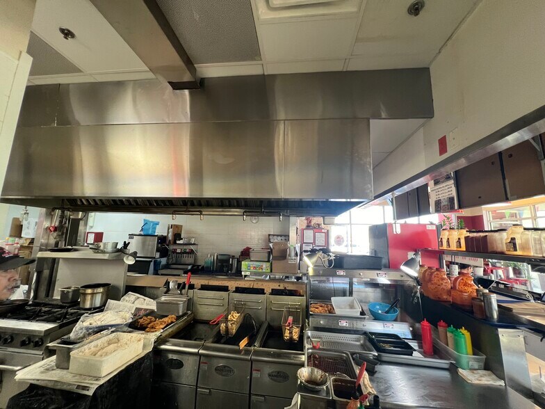 More Photos Of 7205 S Broadway Ave, Tyler Fast Food For Lease