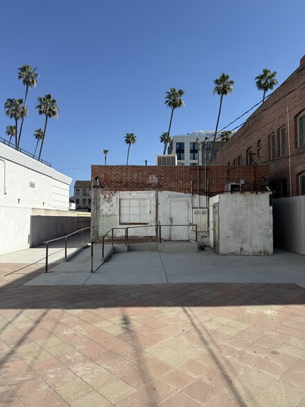 More Photos Of 1109 N Brand Blvd, Glendale Restaurant For Lease