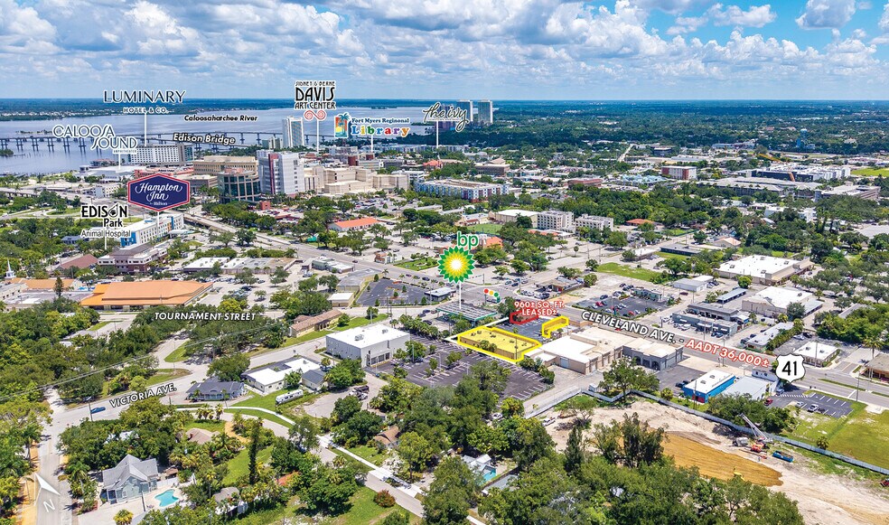 More Photos Of 2210-2218 S Cleveland Ave, Fort Myers Storefront Retail Office For Lease