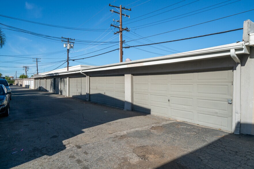 More Photos Of 2109 E Westport Dr, Anaheim Apartments For Sale