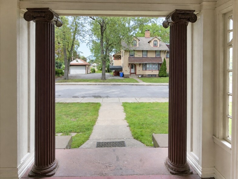 More Photos Of 147 Parkdale Ter, Rochester Apartments For Sale