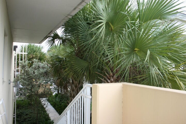 More Photos Of 2753 Vista Pky, West Palm Beach Light Distribution For Lease