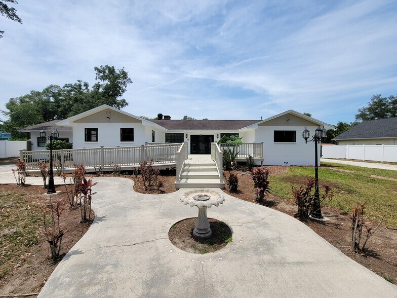 More Photos Of 1107 Lithia Pinecrest Rd, Brandon Office For Lease