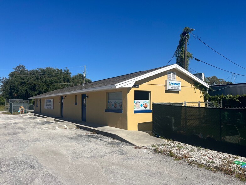 Primary Photo Of 1329 E Altamonte Dr, Altamonte Springs Daycare Center For Lease