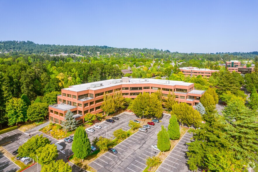 More Photos Of 5335 Meadows Rd, Lake Oswego Office For Lease