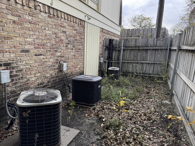 More Photos Of 2124 N 25th St, Waco Medical For Sale