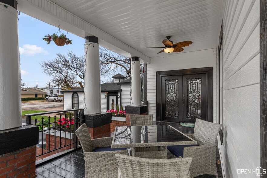 More Photos Of 405 W Gilbert St, Henrietta Hospitality For Sale