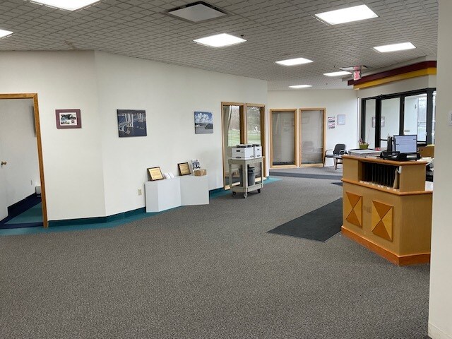 More Photos Of 6085 Court Street Rd, Syracuse Warehouse For Lease