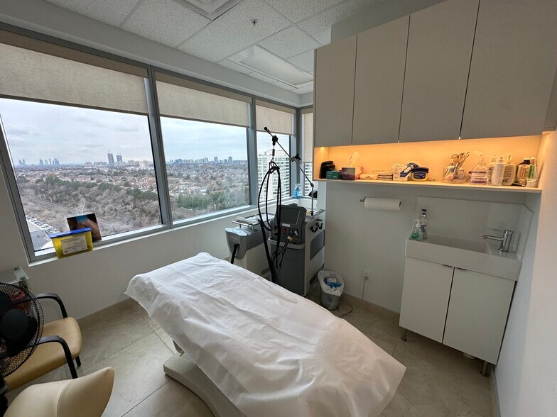 More Photos Of 7191 Yonge St, Markham Medical For Sale