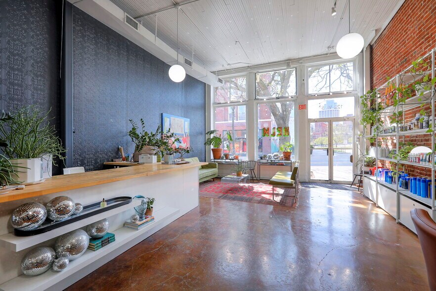 More Photos Of 120-122 W 5th St, Kansas City Storefront Retail Residential For Sale