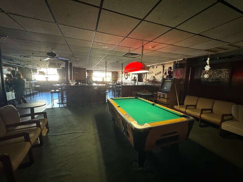 More Photos Of 609 W Montauk Hwy, Lindenhurst Bar For Sale
