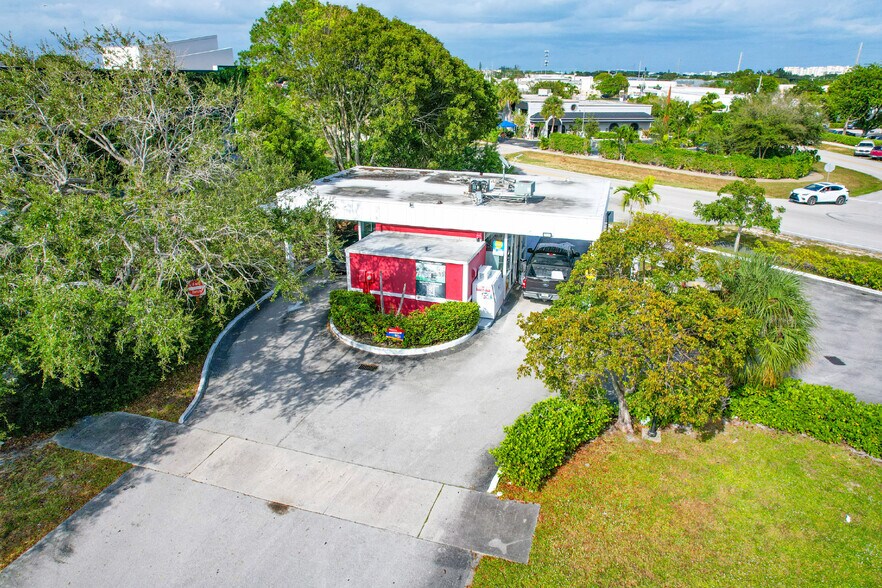 More Photos Of 125 Spanish River Blvd, Boca Raton Convenience Store For Sale