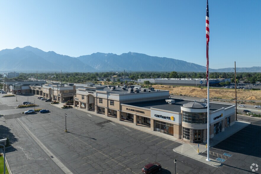 More Photos Of 156-206 E Winchester St, Murray Freestanding For Lease