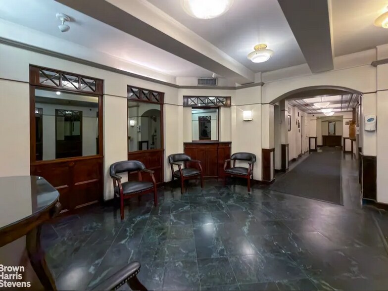 More Photos Of 115 E 61st St, New York Office For Sale