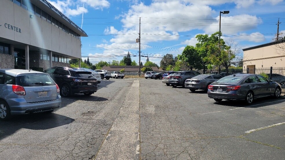 More Photos Of 2322 Butano Dr, Sacramento Medical For Lease