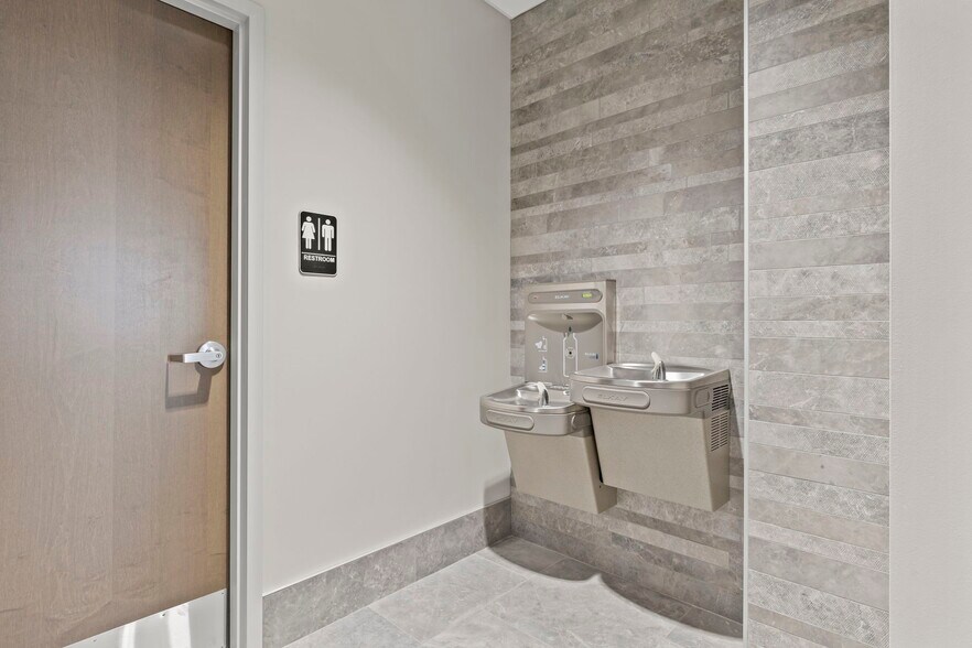 More Photos Of 6455 W Campus Oval, New Albany Medical For Sale