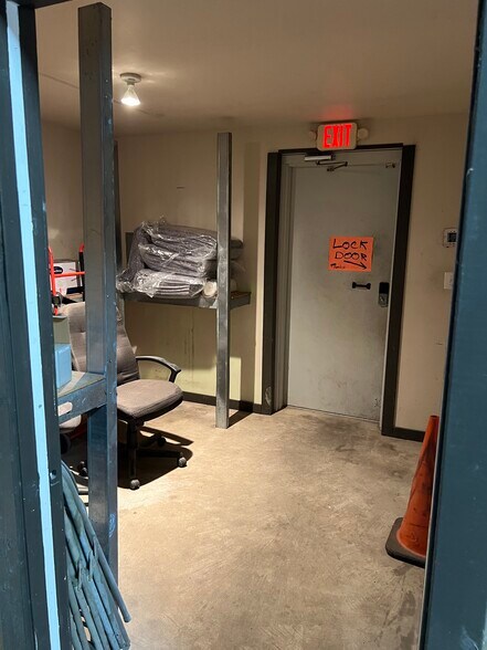 More Photos Of 17111 Highway 242, Conroe Self Storage For Lease