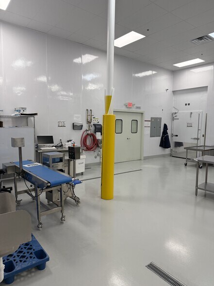 More Photos Of 6270 Banning Creek Dr, Las Vegas Warehouse For Sale