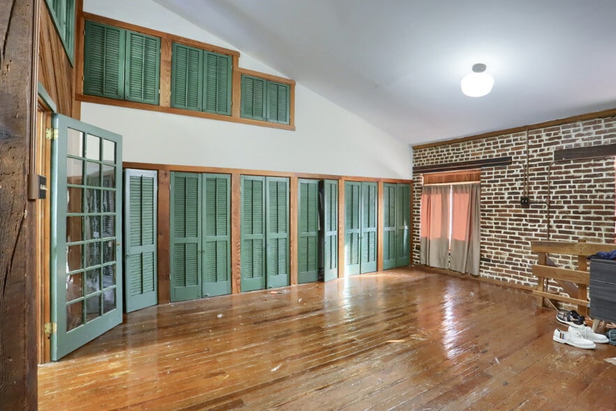 More Photos Of 11 Spruce St, Mountville Apartments For Sale