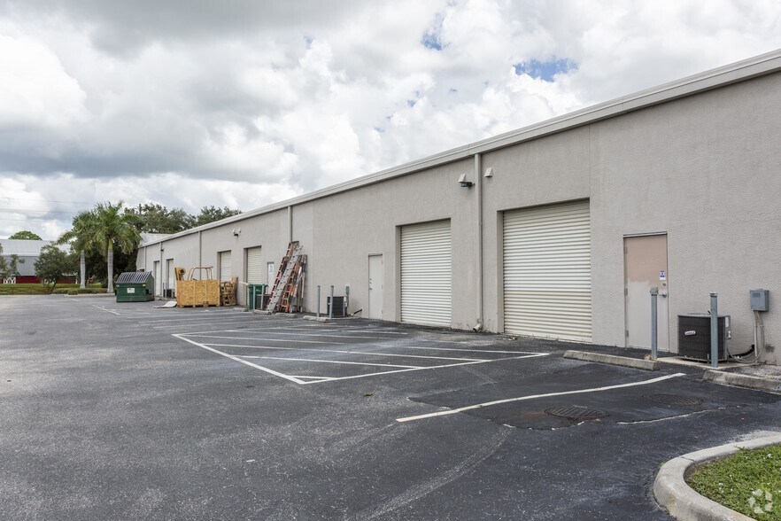 More Photos Of 6025 Taylor Rd, Punta Gorda Flex For Lease