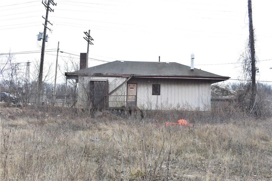 More Photos Of 1015 30th St, Ashtabula Distribution For Sale