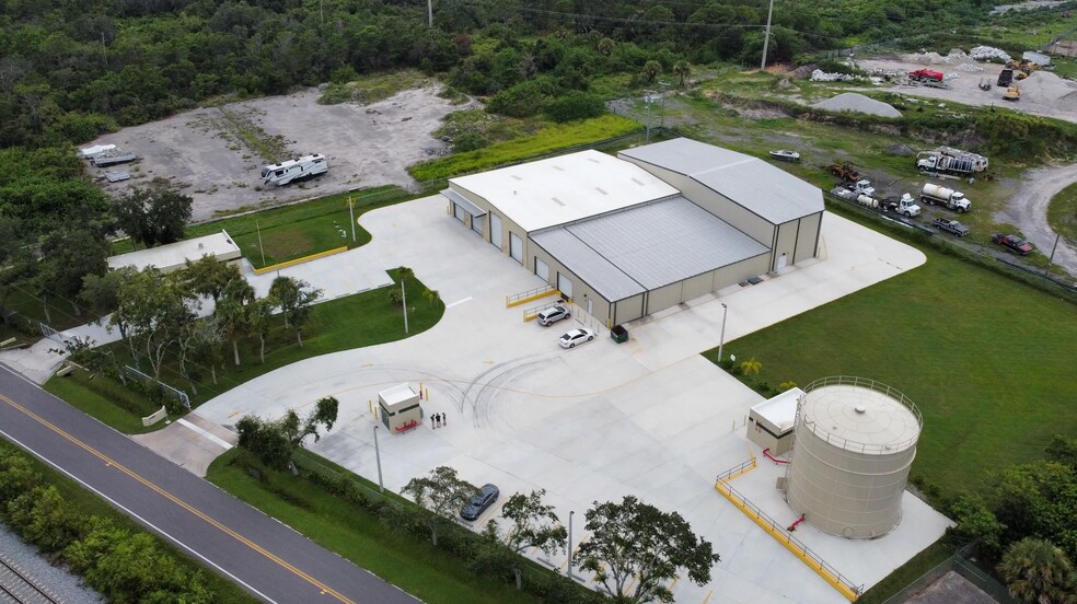 More Photos Of 4460 Old Dixie Hwy, Grant Warehouse For Lease