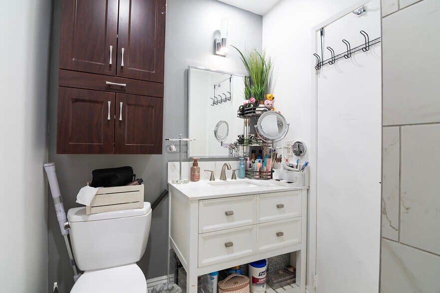 More Photos Of 333 S Serrano Ave, Los Angeles Apartments For Sale