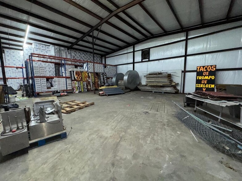 More Photos Of 705 Freeport St, Houston Warehouse For Lease