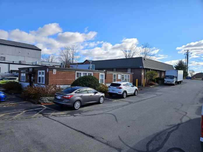 More Photos Of 325 New Boston St, Woburn Warehouse For Lease