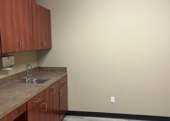 More Photos Of 7999 West Virginia Dr, Dallas Medical For Lease