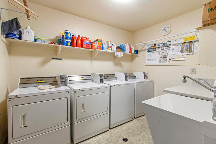More Photos Of 4069 Goldfinch St, San Diego Apartments For Sale