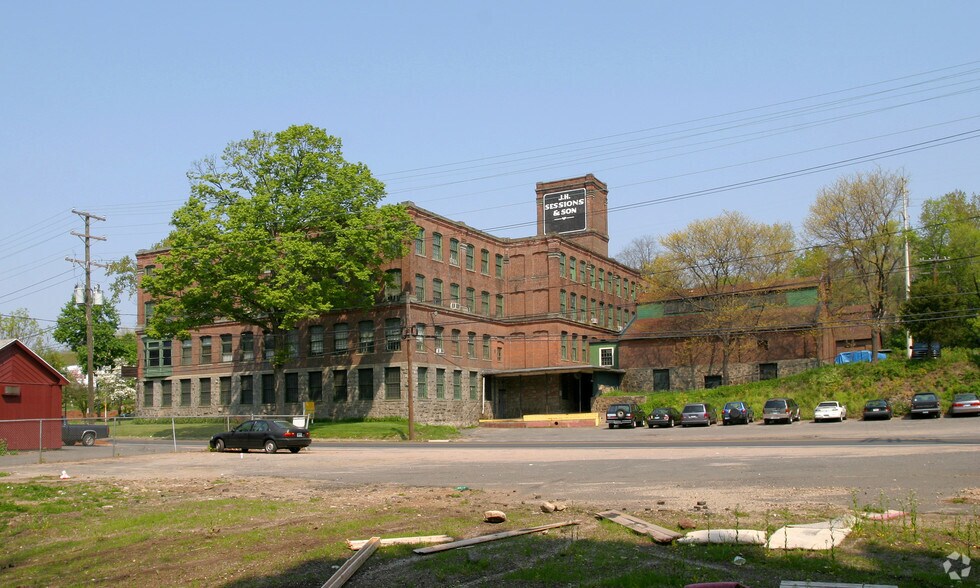 More Photos Of 273 Riverside Ave, Bristol Warehouse For Sale